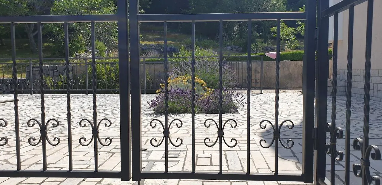 בית נופש Krizisce Kika'S Home