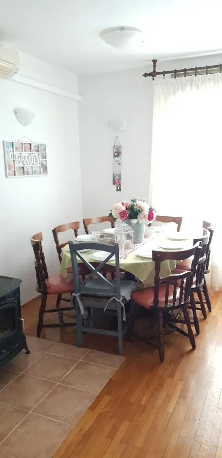 בית נופש Krizisce Kika'S Home